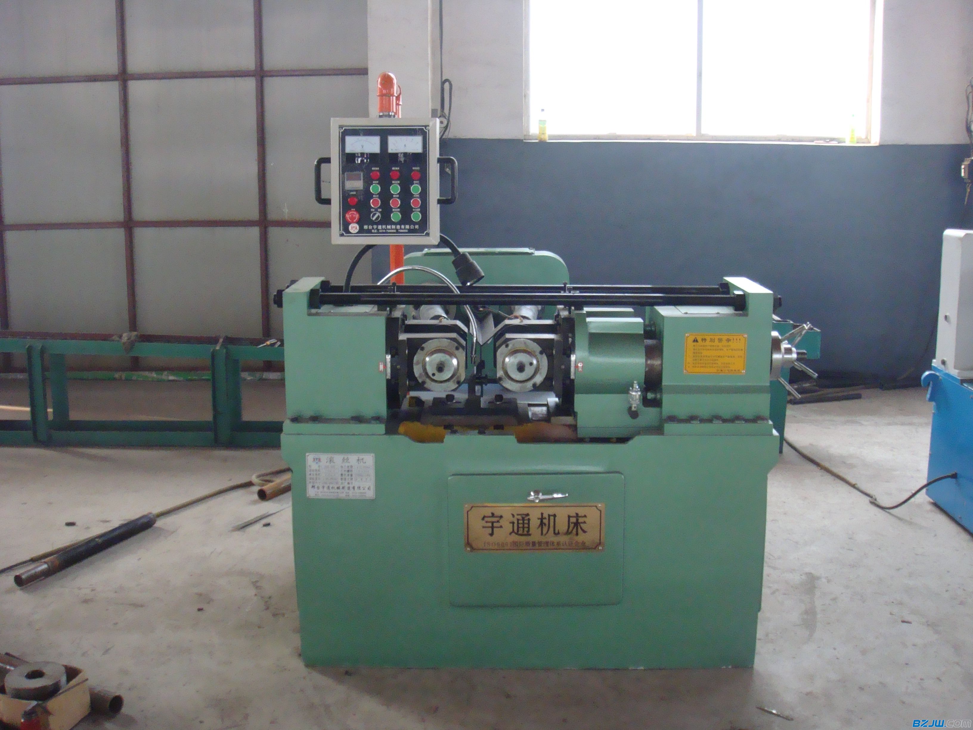 厂家热销 专业制造z28-200型滚丝机 滚牙机 螺纹加工机器